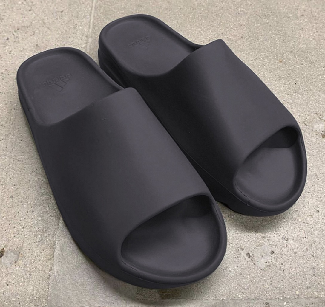 mens yeezy slides