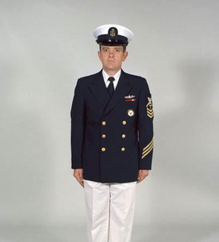 Navy Chief Petty Officer Uniform: Emblem of Leadership !插图4