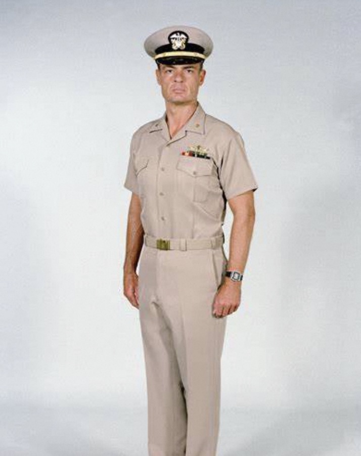Navy Officer Khaki Uniform: Decoding the Dress Code of the Sea!插图3