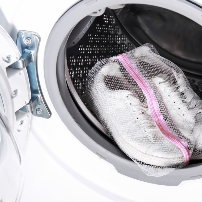 how to wash sports shoes