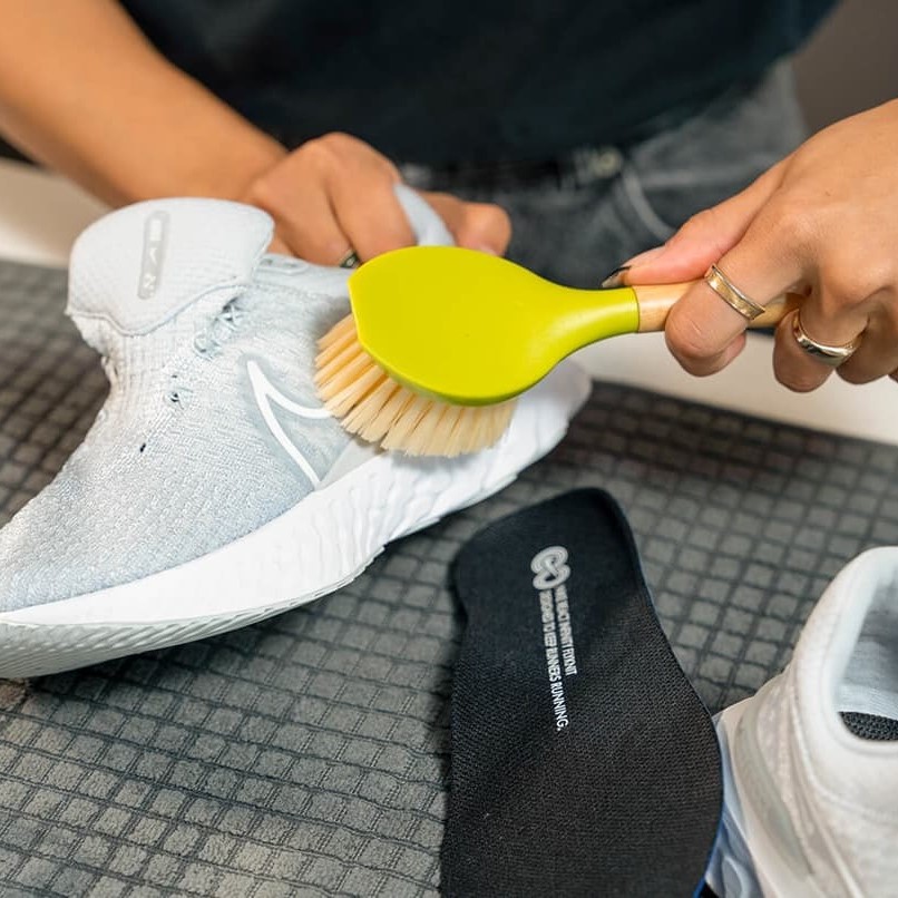 how to clean sports shoes